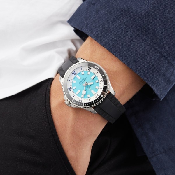 Replica Breitling Superocean Men Automatic Turquoise Rubber Watch A17376211L2S1 - Image 6