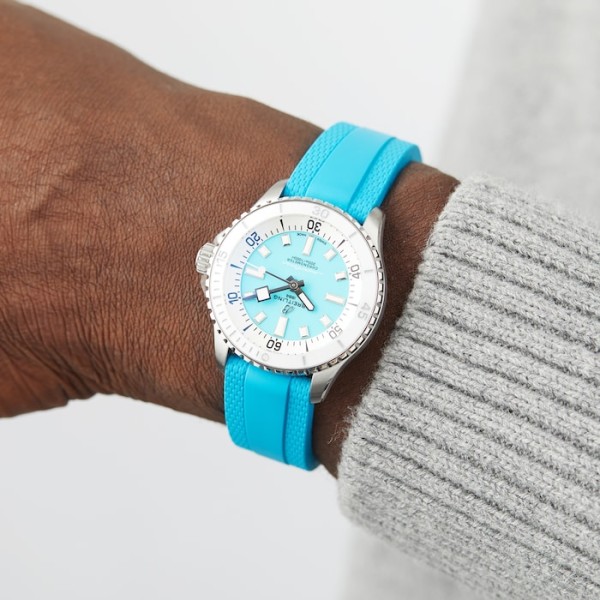 Replica Breitling Superocean Unisex Automatic Turquoise Rubber Watch A17377211C1S1 - Image 3