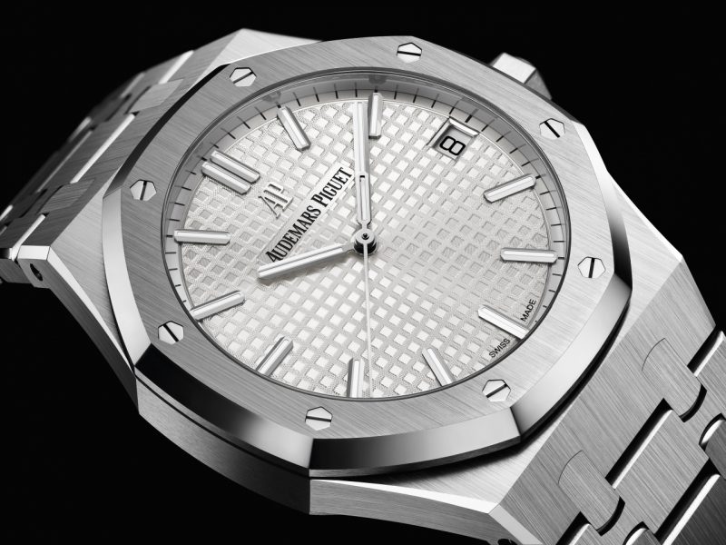 Replica Audemars Piguet Royal Oak Selfwinding Silver 15500ST.OO.1220ST.04 - Image 2